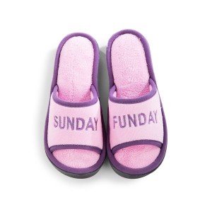 アイソトナー レディース サンダル シューズ Isotoner Women's Embroidered Bree Slide Slippers Orchid