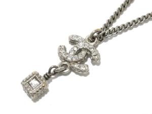 レディース ラインストーン ココマーク シルバー系 CHANEL ピアス 箱付き 【中古】 シャネル A13V