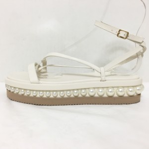 ジミーチュウ JIMMY CHOO サンダル 37 レディース - 白 パール レザー×ラバー×フェイクパール【中古】20231028