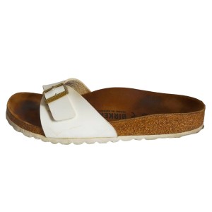 ビルケンシュトック BIRKEN STOCK サンダル 36 レディース - 白 エナメル（レザー）【中古】20230829