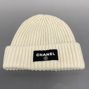 シャネル CHANEL ニット帽 レディース 美品 - AA9553 アイボリー×黒 ココマーク/スパンコール/ビーズ カシミヤ【中古】20240524