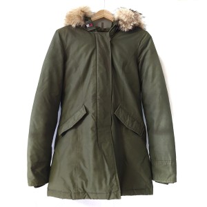 ウールリッチ WOOLRICH ダウンジャケット サイズXS レディース 美品 - カーキ 長袖/コヨーテファー/冬【中古】20240305