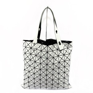 バオバオイッセイミヤケ BAOBAO ISSEYMIYAKE トートバッグ レディース - BB55-AG008 白×黒【中古】20240326