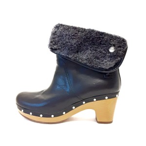 アグ UGG ショートブーツ JAPAN 240 レディース - 1001793 黒×ダークグレー スタッズ レザー×ムートン【中古】20240326