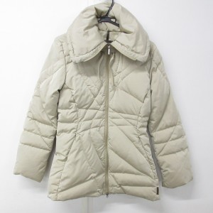 モンクレール MONCLER ダウンジャケット サイズ0 XS レディース - ベージュ 長袖/秋/冬【中古】20240414