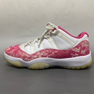 ナイキ NIKE スニーカー レディース エアジョーダン 11 レトロ ロー AH7860-106 白×ピンク タグ付き PVC(塩化ビニール)【中古】20240522