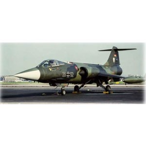 ドイツレベル 1/72 F-104G スターファイター【03904】プラモデル  返品種別B