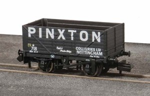PECO (N) PENR-7019P イギリス2軸貨車 7枚側板無蓋車 ”PINXTON” 完成品 PECO PENR-7019P 2ジクカシャ PINXTON返品種別B