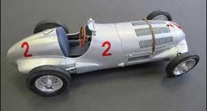 CMC 1/18 メルセデス・ベンツ W125 1937 ドニントンGP #2 Lang【M-114】ミニカー  返品種別B