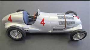 CMC 1/18 メルセデス・ベンツ W125 1937　ドニントンGP #4 Seaman【M-116】ミニカー  返品種別B