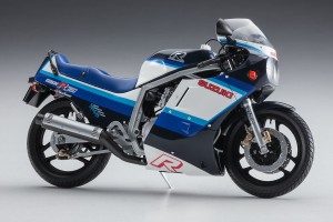 ハセガワ 1/12 スズキ GSX-R750（G）（GR71G）【BK7】プラモデル  返品種別B