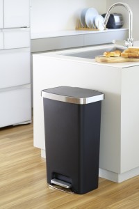 EKO JAPAN EK6266-45L-BL ハナ プラスチックステップビン (容量：45L・ブラック)[EK626645LBL] 返品種別A