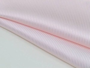 ◆日本製◆ポケットチーフ◇フランス綾　シルク100％◇ジャガード織◇薄ピンク　メール便可