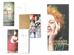 【新品】Vivienne Westwood 香港 回顧展 限定 写真集 ビビアン ワールドツアー (ヴィヴィアンウエストウッド) 053309