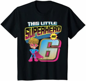 キッズ このリトルスーパーヒーローは6歳のヒーロー、6歳の誕生日です Tシャツ
