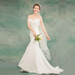 ウェディングドレス 白 二次会 花嫁 ロングドレス 結婚式 大きいサイズ 小さいサイズ マーメイドライン スレンダーライン トレーンドレス