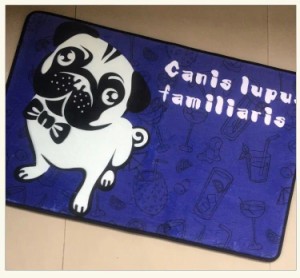 パグタイプ☆ラグマット 玄関マット．カーペット．お風呂マット 犬柄60x40サイズ パグ雑貨