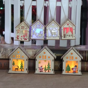 クリスマスオーナメントは木造住宅の子供の手作りのDIYギフトを照らしました