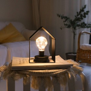 寝室の装飾部屋のレイアウトのためのLEDハウス形状ナイトライト