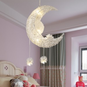 子供の寝室の装飾のための現代月の星形の天井ランプぶら下げペンダント