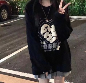 病みかわいい メンヘラ女子 パーカー ゆったり ユニセックス 原宿 韓国ファッション 長袖シンプル 