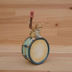 オブジェ 置き物 インテリア雑貨 家具 インテリア ネコ タイコ 猫 オーナメント ちょっとレトロな雰囲気 素敵 猫と楽器シリーズ ねこ