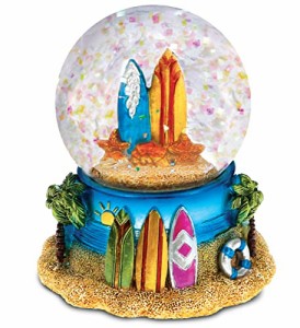 スノーグローブ 雪 置物 CoTa Global Cool Summer Surf Boards Snow Globe - Water Globe Figurine with Sp