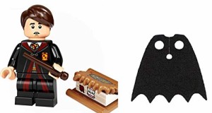 レゴ LEGO Harry Potter Series 2: Neville Longbottom with Book of Monsters and Extra Black Spongy Cape (71028