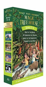 海外製絵本 知育 英語 Magic Tree House Boxed Set, Books 5-8: Night of the Ninjas, Afternoon on the Ama