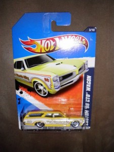 ホットウィール マテル ミニカー 2011 HOT WHEELS HW CITY WORKS 111/240 YELLOW CUSTOM '66 GTO WAGON