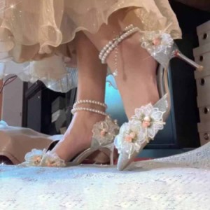 復古のロリータの風格の尖った頭のハイヒールの婦人の靴真珠のフリンジの腕帯のシフォンのレースの水のダイヤ花嫁の靴花の結婚する結婚式