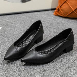 太ヒール パンプス レディース ローヒール 3CM チャンキーヒール ポインテッドトゥ 痛くない 走れるパンプス 歩きやすい 疲れにくい ビジ