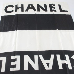 【中古】シャネル CHANEL 大判スカーフ 黒系 ブラック ロゴ プリント レディース