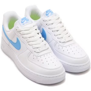 ナイキ NIKE エア フォース 1 '07 [W AIR FORCE 1 '07] ホワイト/ホワイト/ボルト/ユニバーシティブルー DV3808-103 ナイキジャパン正規