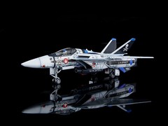 [グッズ]/【2023年12月発売】PLAMAX 超時空要塞マクロス 愛・おぼえていますか 1/72 VF-1A/S ファイターバルキリー(マクシミリアン・ジー