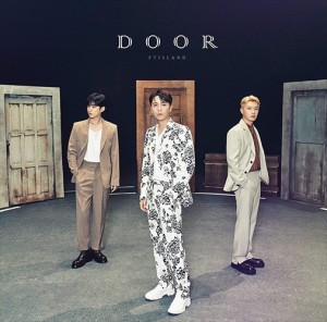 【おまけCL付】新品 DOOR(初回生産限定盤A) / FTISLAND エフティー・アイランド (2CDM+DVD) WPZL32012-SK