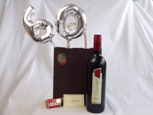 還暦シルバーバルーン60贈り物セット　　チェヴィコブルーサ 赤ワイン　750ｍｌ（イタリア） メッセージカード付
