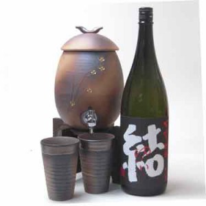 信楽焼・明山窯　焼酎サーバー　火色金小紋　2200ｃｃ(専用木台付き)+備前金彩焼酎ペアカップ+濱田酒造　芋焼酎 　結（ゆい）芋芋焼酎　2