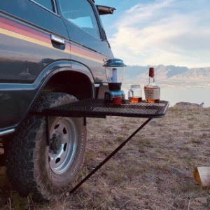 タイヤテーブル　メッシュ　テーブル キャンプ　車両整備　取り付け簡単　折り畳み式　テールゲート　キャンプ　車旅行