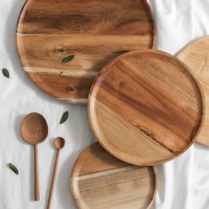 木製プレート 木製の食器 木製 プレート 皿 食器 ウオルナットプレート 木のお皿 ぽってりした丸みのある形と優しい手触りが特徴の木製食