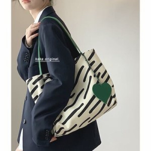 シマウマの紋のリュックサックのかばんの女性の夏季2022新型のファッション大学生の授業のトートバッグ大容量の単肩のかばん