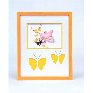 蝶々の額　黄色い額　■いわさきちひろアート額 「乳母車と赤ちゃん」 黄金色の蝶々が舞い踊る、愛らしい赤ちゃんと乳母車の絵画額 幸せ