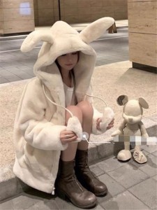 韓国ファッション2021 冬 可愛い 動くよ うさぎの耳 フェイクファー コート 厚手 sweet系