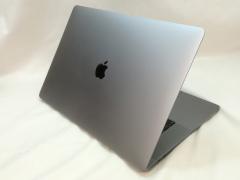 yÁzApple MacBook Pro 15C` Corei7:2.6GHz Touch Bar 512GB Xy[XOC MR942J/A (Mid 2018)yzۏ؊ԂPy