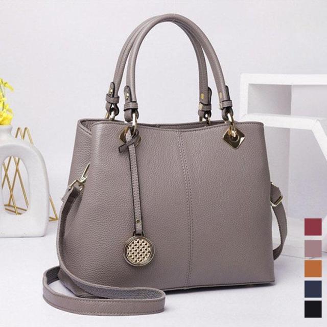 新作 レディースバッグ 本革トートバッグ ショルダーバッグ　ハンドバッグ　バック　通勤通学 収納たっぷり カバン　ビジネス　レザーバッグの通販は