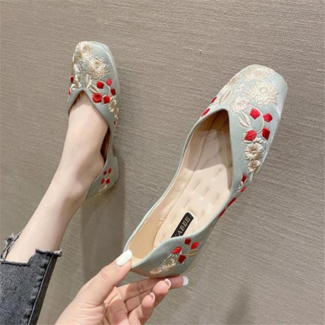 パンプス 痛くない 夏 刺繍花柄 オフィス ローヒール ぺたんこ バレエシューズ フラットパンプス 走れる フラットシューズ 通勤 柔らか スクエアトゥの通販は 5,028円