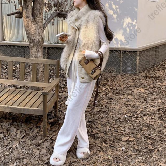 美品　LA PEAU DE GEM ベージュ　ノースリーブ　 ベスト　ジレ LA PEAU DE GEM（ラポドゥジェム）の「【LA PEAU DE GEM】teck vest