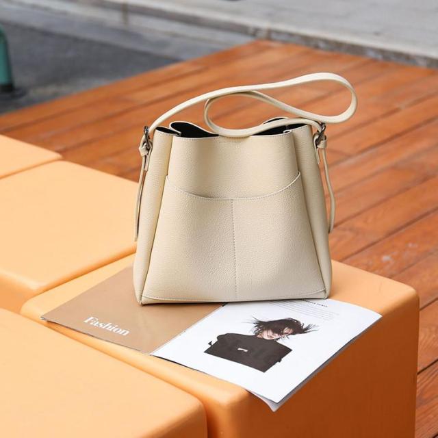 本革　トートバッグ　レディース　レザーバッグ　ショルダーバッグ 革バッグ　かばん　通勤 通学　大人　20代30代40代50代