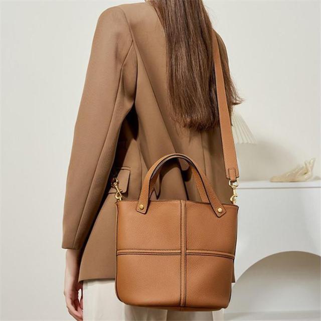 本革 ショルダーバッグ バッグ カバン 牛革 革 レディース レザー 女性 皮 大きめ A4 バッグ 軽い 肩掛け 旅行バッグ ハンドバッグ