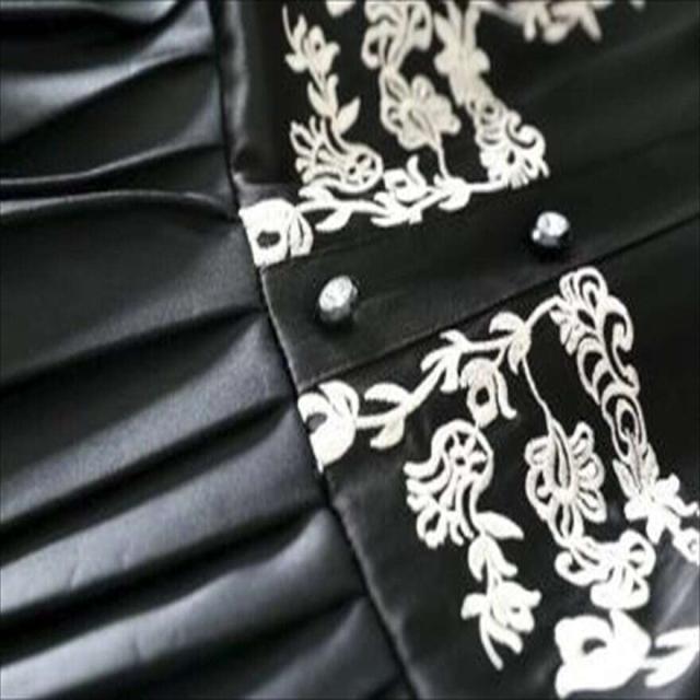 黒ワンピース ベルト付き 花柄 刺繍 大人きれいめ パーティードレスの